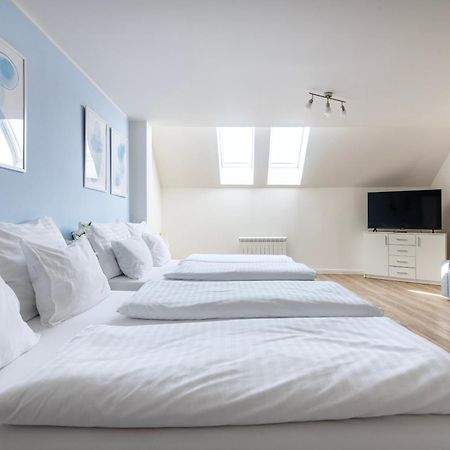 Emerald Apartments Boutique Residence Прага Екстериор снимка