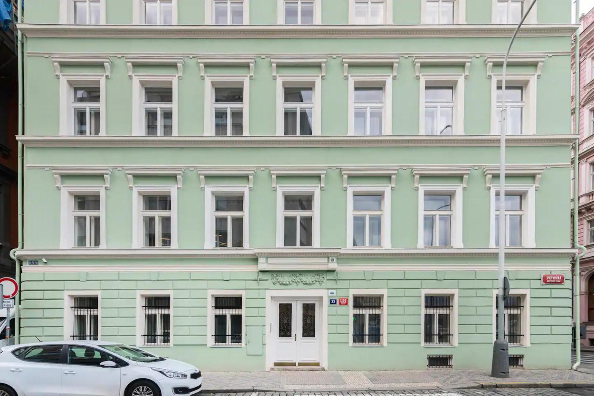 Emerald Apartments Boutique Residence Прага Екстериор снимка